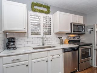 Cozy Getaway - Close to DT Nash & Germantown - 2