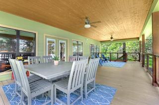 Beautiful Lakefront Cabin - Something For Everyone - 4