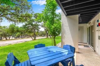 Charming Lakeside Condo - Moments to Lake Fun - 3