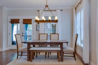 Private Backyard - Near Bicentennial Park - 1