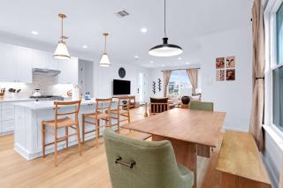 Chic Modern Farm Haus - Minutes to Everything - New Braunfels - 9