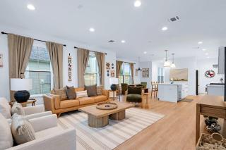 Chic Modern Farm Haus - Minutes to Everything - New Braunfels - 2