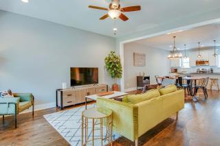 Couple Townhome Getaway near East Nashville - 8
