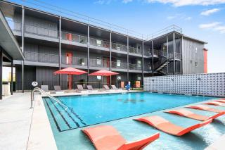 Creekside Modern - Condo for 4 - 8