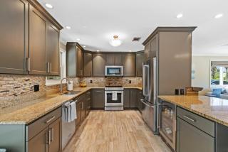 4611 Doris, Private Pool Home, Walk to the Beach, Modern Coastal Style - New Smyrna Beach - 2
