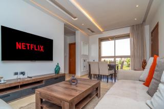 Chic & Cozy Apartment with Pool View - Prestigia - 4