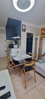 Studio rénové à 70m de la plage - 0