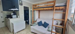 Studio rénové à 70m de la plage - 2