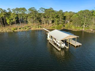 Secluded Waterfront Retreat for 23 - Dock Pets OK - 7