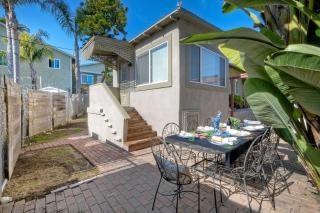 Vintage Beach Bungalow - For 6 - 7