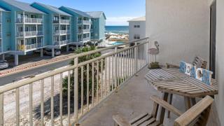 Beachy Family Home - Pools Balcony Beach Access - 5