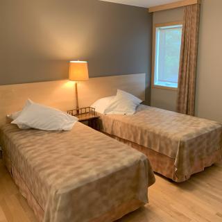 Aspen Woodlands Bed and Breakfast - 7