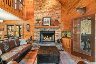 New Riverfront Retreat - Sleeps 12 Ellijay - 5
