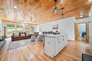 New Listing - Luxurious Mountain Home for 8 with amenities - 1