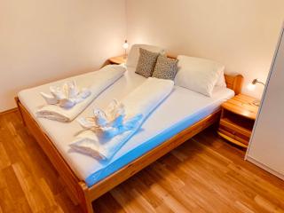 Rose Lakeside Apartman - 0