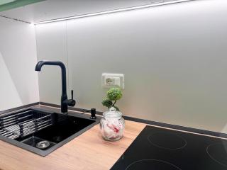 Murphy Studio Near Everything - 5