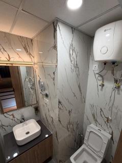 TWILIGHT LUXURY STAYz - Greater Noida - 1