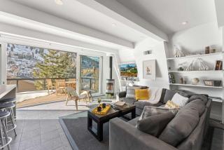 Mainstreet Masterpiece - Stunning Views - 3