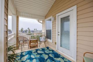 Padre Island Retreat with Optional Golf Cart - Padre Island - 4