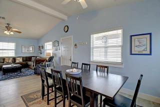 Spacious & Pet Friendly - Game Room Sleeps 10 - 4