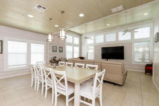 Pet Friendly Shared Pool Sleeps 14 - 1