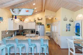 Mango Bungalow - Sleeps 8 2 Community Pools - 2