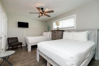 Ocean Views - Sleeps 6 Resort Pool - 6