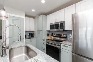 Ocean Views - Sleeps 6 Resort Pool - 2