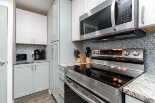 Ocean Views - Sleeps 6 Resort Pool - 1