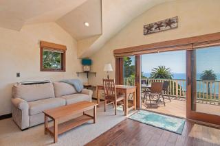 Blue Ocean View Retreat - Minutes to Beach - Summerland - 9