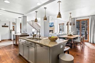 Calming Canyons - Ski-in Ski-out Luxe Penthouse - Park City - 4