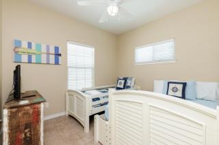 Fun 2 bedroom - Pets Pool Sleeps 6 - 8