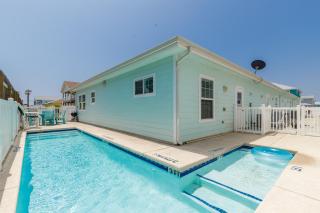 Fun 2 bedroom - Pets Pool Sleeps 6 - 0