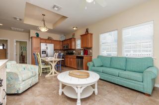 Fun 2 bedroom - Pets Pool Sleeps 6 - 5