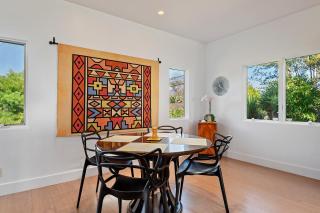 Shoreline Park House - Your Vacation Oasis Awaits - 4