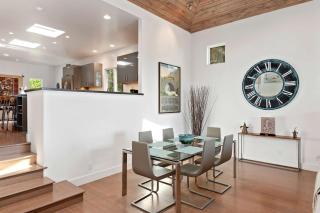 Shoreline Park House - Your Vacation Oasis Awaits - 5