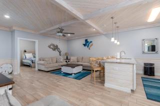 Modern Comfort 3 Bedroom Pets - 6