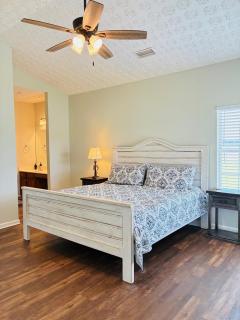 Farm to Coastal-Near Beaches, OWA, Foley Sportsplex, Shopping & Barber's Marina - Elberta - 1