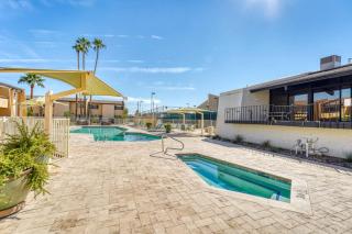 2BR Sleeps 6 Pool BBQ Gym Hot Tub & Bar Hopping - 6