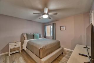 2BR Sleeps 6 Pool BBQ Gym Hot Tub & Bar Hopping - Scottsdale - 1