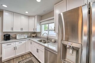 3BR Sleeps 8 Pool Putting Green BQQ Large Island - 1