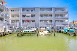 Next Door to Fish Tales! Bayside Ocean City Condo - 9