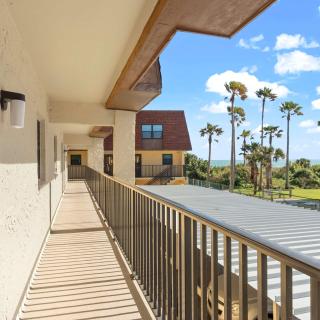 2BR Sleeps 6 Pool BBQ Steps to Beach Pier Downtown - Cocoa Beach - 5