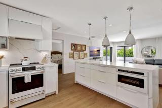 Ocean Breeze Villa - 3 BDR Pool - 1