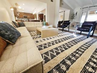 Scottsdale Clubhouse - For 10 - 6