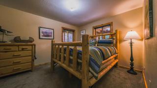 Larch Lodge - Secluded Cabin - 7