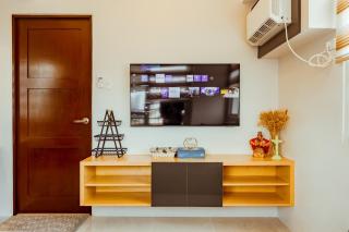 Casa Solaeice Fully Furnished 1BR with Balcony - Sleeps 4 in Casa Mira Mandaue - 4