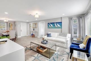 Fully Updated Home Sleeps 8 - 5 Min to the Beach - Delray Beach - 6
