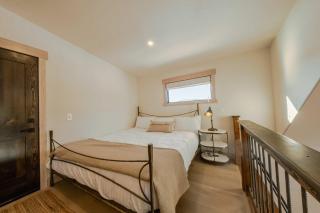 Wilderness Club Nest - Modern Cabin Retreat for 9 with Hot Tub - 7