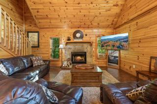 Rustic 3br Cabin Near Lake with Hot Tub - Sevierville - 0